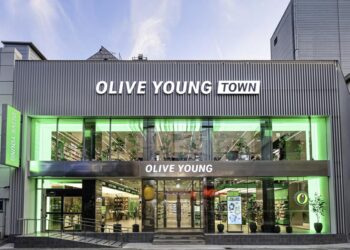 “귀여움이 세상을 구한다” 올리브영 캐릭터 콜라보 전략, ‘망그러진 곰’으로 문 열었다