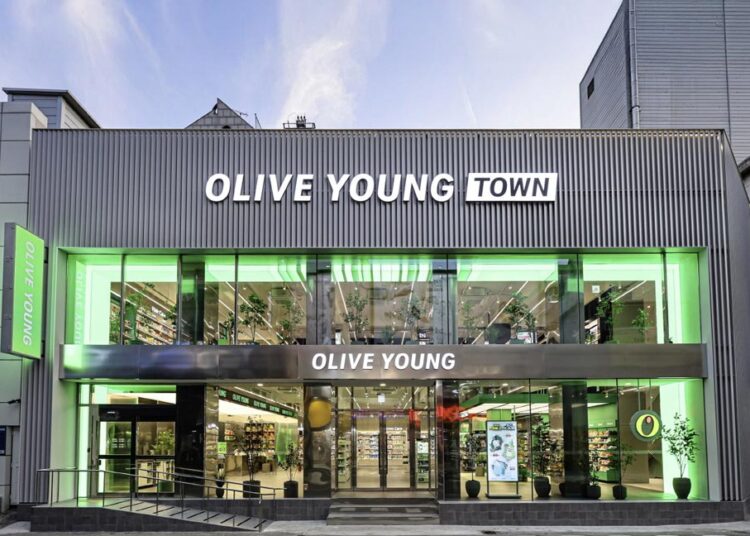 “귀여움이 세상을 구한다” 올리브영 캐릭터 콜라보 전략, ‘망그러진 곰’으로 문 열었다