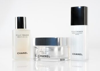 빛을 머금은 피부를 위한 샤넬 브라이트닝 스킨케어의 혁신!